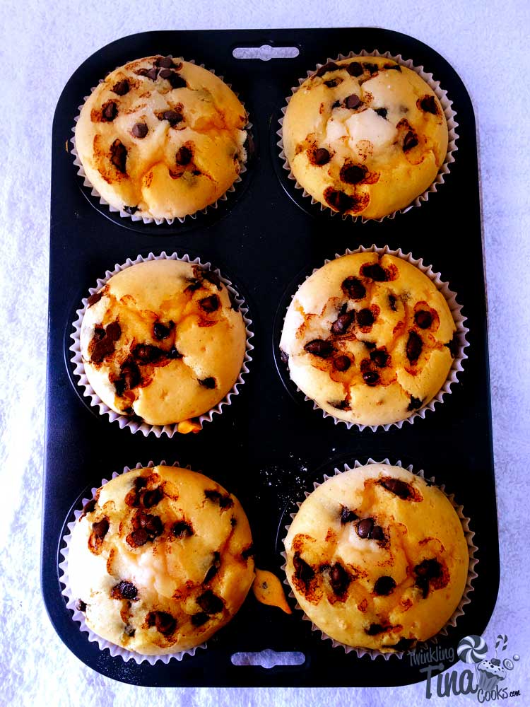 chocolate-chips-muffins-choco-chips-muffins-chocolate-chips-cupcake-recipe-how-tomake-chocolate-chips-muffins-easy