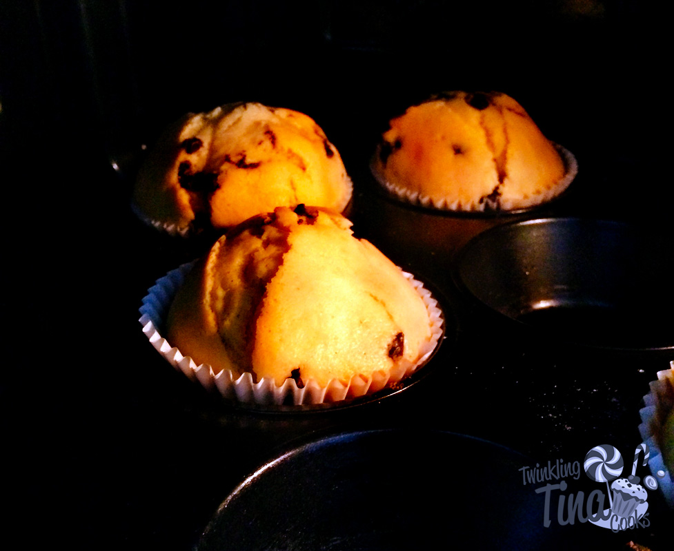 chocolate-chip-muffins-cupcake-recipe-easy-muffin-recipe-best-ever-moist-chocolate-muffin9