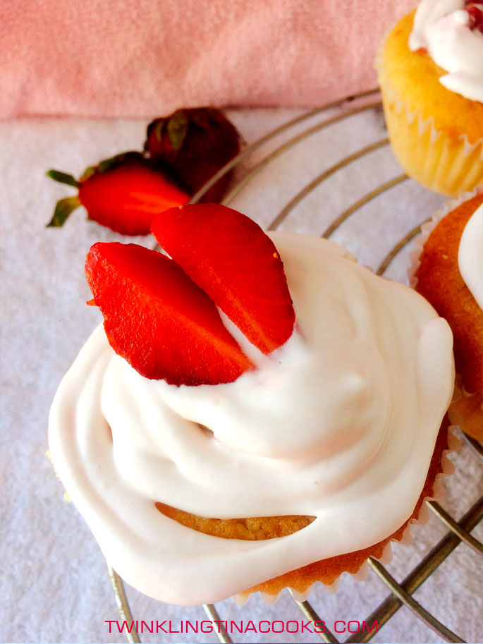 strawberry-center-filled-cupcake-easy-recipe
